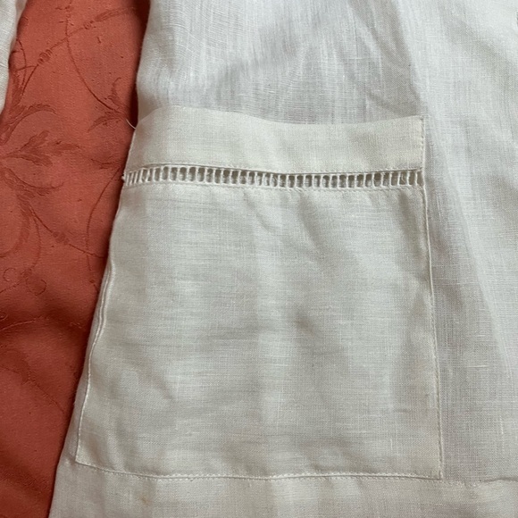 Anne Fontaine white linen blazer with accents on the sleeves and on the pockets. - Picture 5 of 11